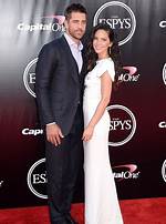 Aaron Rodgers Height, Weight, Age, Girlfriend, Family, Facts, Biography