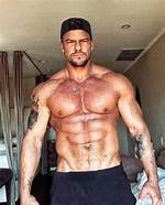 Alan Ritchson: Exploring His Height and Weight