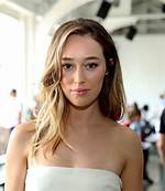 Alycia Debnam Carey- Wiki, Bio, Age, Height, Net Worth, Boyfriend ·