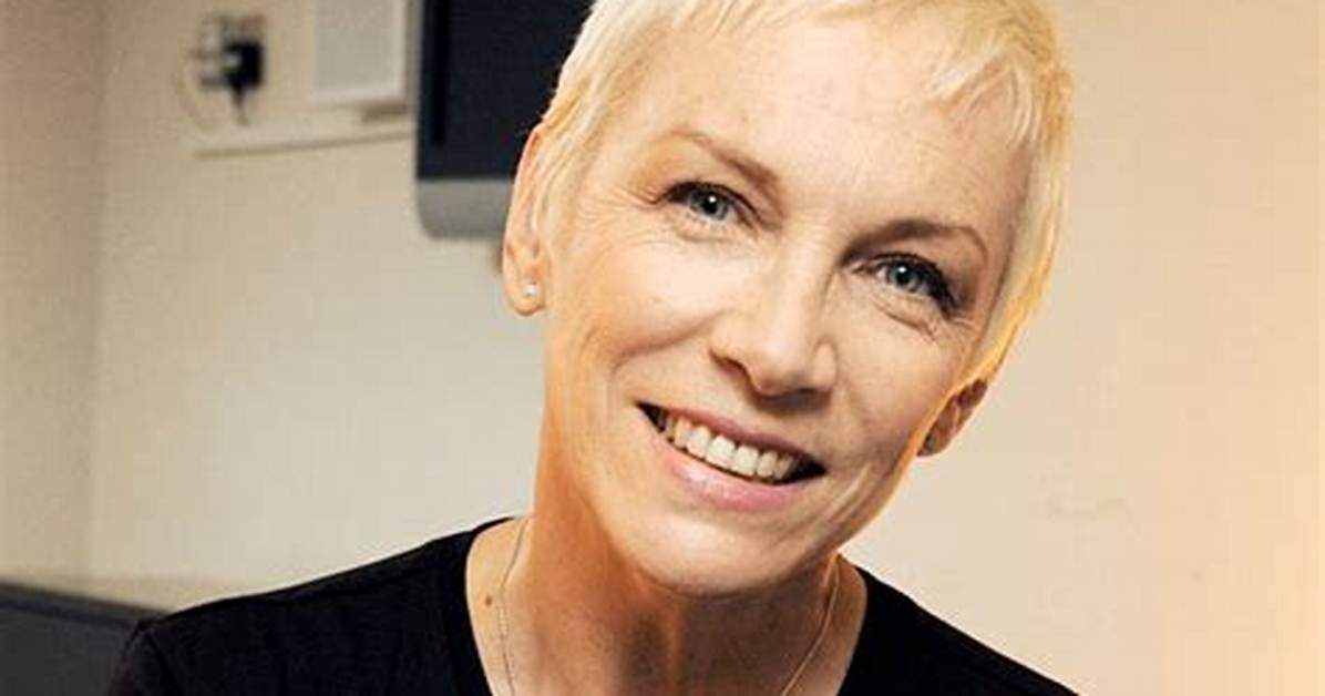Annie Lennox Weds for Third Time ·
