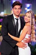 Are Zac & Elizabeth Still Together? (2023)