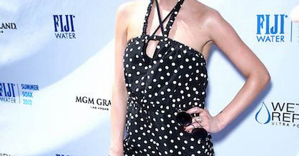 Ashlee Simpson Height, Weight, Age, Spouse, Children, Facts, Biography ·