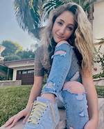 Ava Kolker Age, Height, Parents, Sister, Net Worth