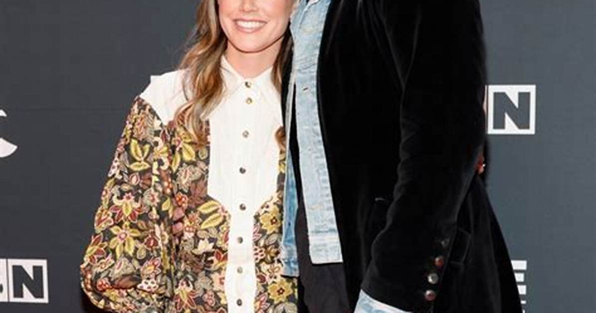 Brandon Lake Is Married to Wife: Brittany Schneider. Past Relationships.