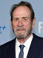 Calculate the Age of Tommy Lee Jones: an Accurate Estimation