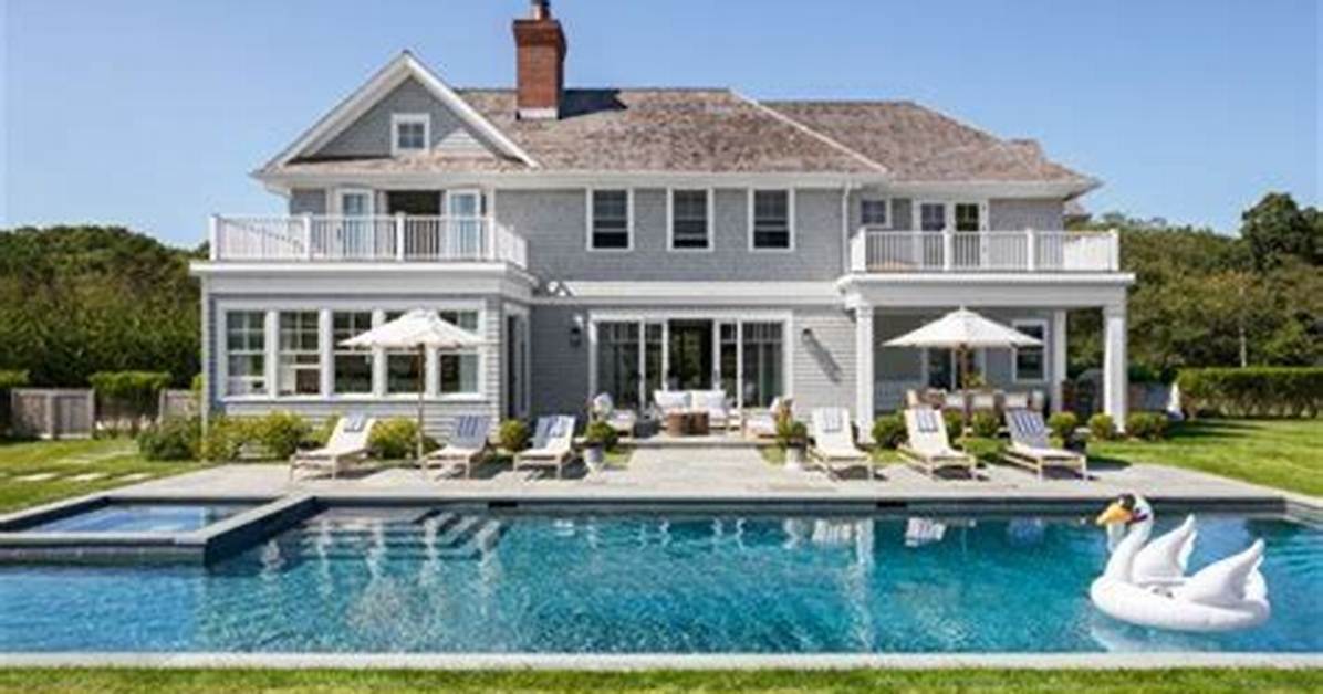 Chanel Hamptons Photos: Capturing Elegance and Glamour