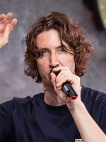 Dean Lewis Bio, Wiki, Age Height, Wife, Songs, and Net Worth