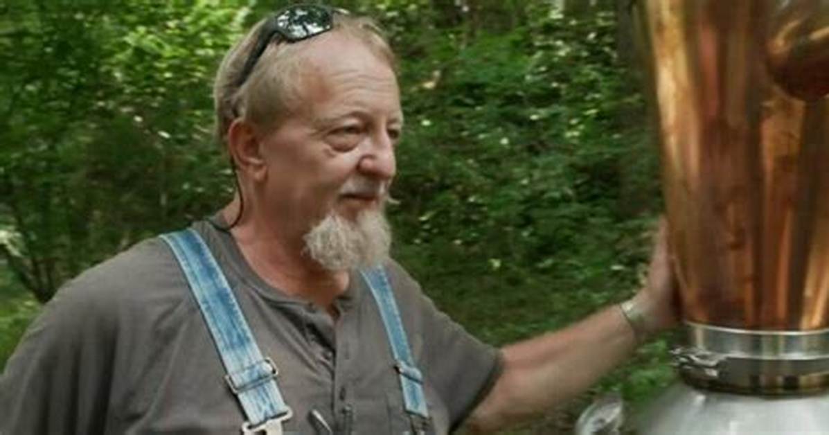 Digger's Struggles in Moonshiners Season 1