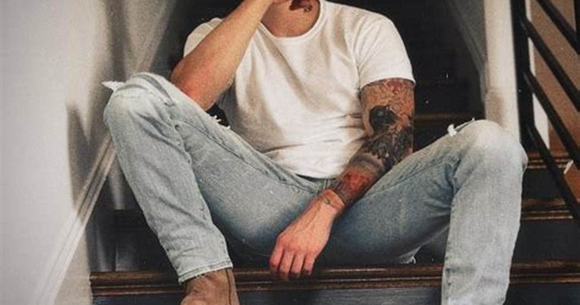 Dixon Dallas: Is Singer, Musician and Youtuber Dixon Dallas a Gay? Age, Biography, Wiki, Career, Family & Facts