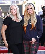 Does Avril Lavigne Have Kids? Unveiling the Pop Icon's Family Life