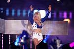 Dolly Parton Performs at Dallas Cowboys Nfl Halftime Show, Crowd Goes