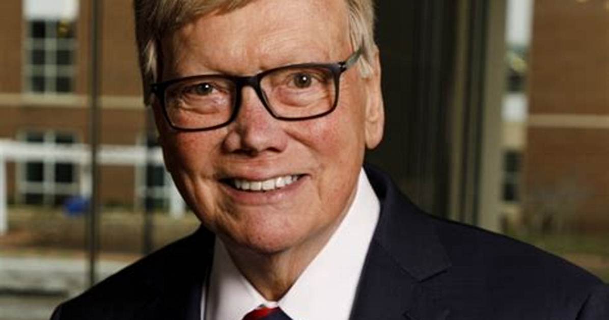 Dr Ed Hindson Height, Weight, Net Worth, Age, Birthday, Wikipedia, Who, Nationality, Biography