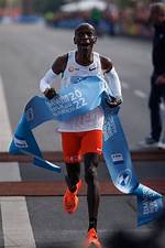 Eliud Kipchoge Height and Weight: the Secrets Behind His Marathon Success