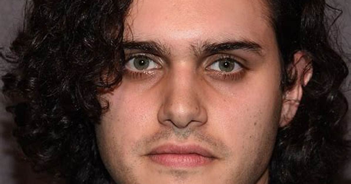 Exploring Aria Shahghasemi's Relationships: a Deep Dive into the Life of the Rising Star
