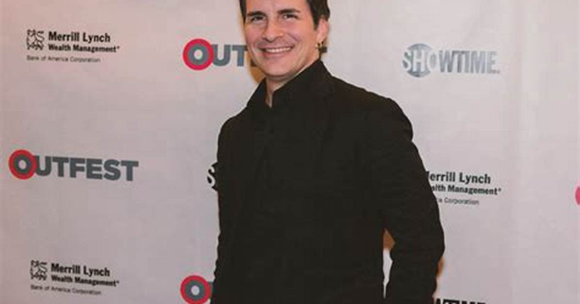 Hal Sparks Said He Played a Married Gay Man on Tv and Hes Proud of It