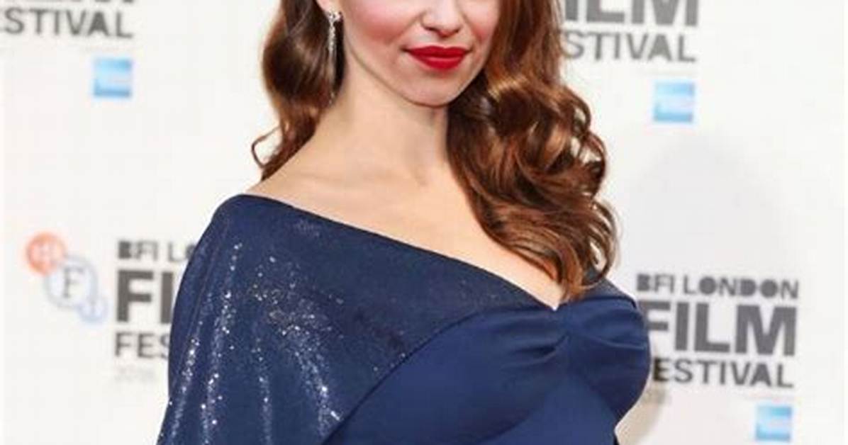 Is Emilia Clarke Pregnant in 2023? Does She Have a Child?