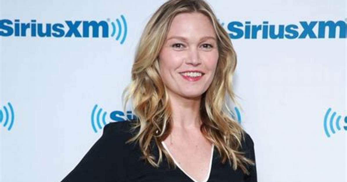 Is Julia Stiles Transgender? Where Is She Now? Groom, Husband, Size