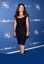 Jenni Pulos: Age, Net Worth, Height, Marital Status and Career