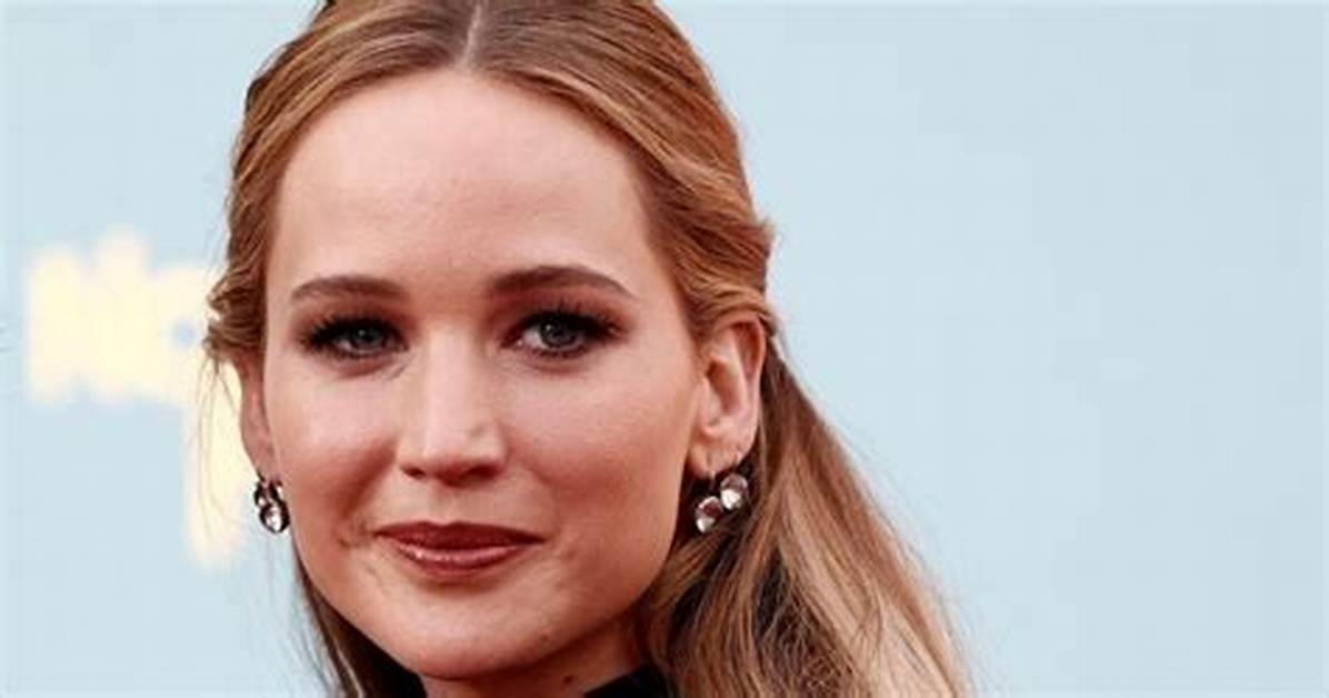 Jennifer Lawrence Addresses Plastic Surgery Rumors: 'I'm Aging' ·