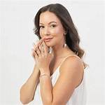 Juliana Carlos- Net Worth, Age, Ethnicity, Husband, Height, Net Worth, Career |