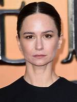 Katherine Waterston Trained to Gain Muscles but Lost Some Pounds for Her Action Role