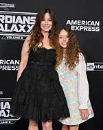 Lilah Rose Rodriguez Meet Linda Cardellini S