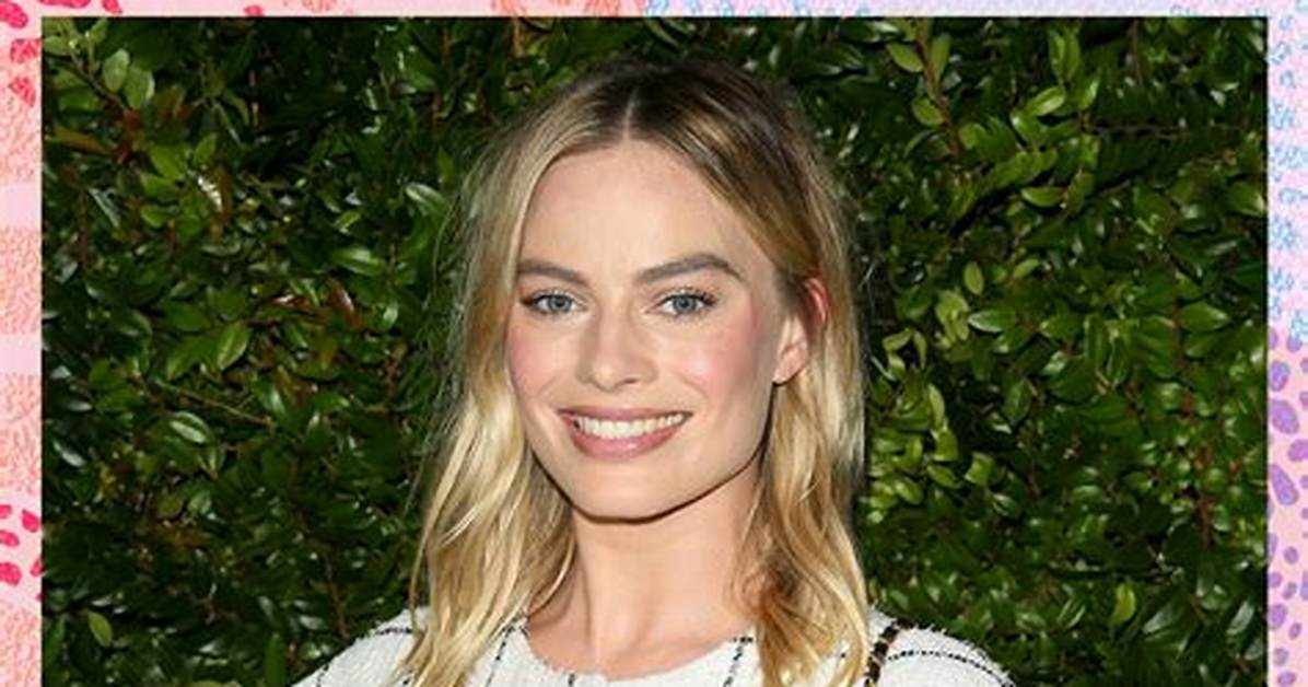 Margot Robbie Has Debuted Curly Hair and It Looks Amazing