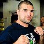 Mauricio Rua Bio - Married, Girlfriend, Salary, Net Worth, Arts Gloves