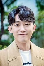 Min Jin-Woong Biography, Age, Height, Wife, Net Worth, Family