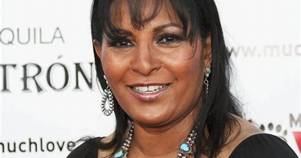 Pam Grier Net Worth - Bloglab