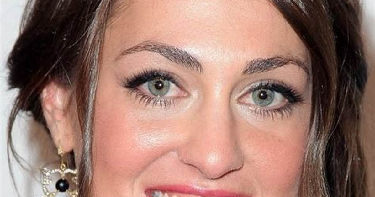 Roxy Olin - Bio, Age, Career, Height, Nationality, Net Worth, Facts