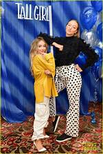 Sabrina Carpenter: Exploring Her Age and Height