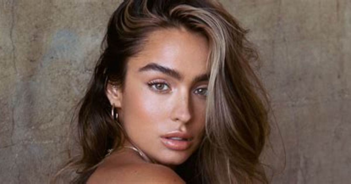 Sommer Ray Was Brought up in Colorado by Shannon Ray and Bl Richards |