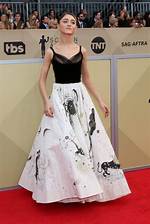 Unveiling Natalia Dyer's Height and Weight: Discoveries and Insights