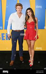Unveiling the Age of Jason Nash's Fiance
