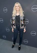 Unveiling the Enigmatic Height of Alana Stewart: a Journey of Discovery