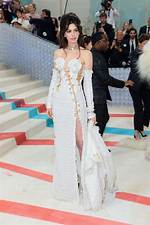 Unveiling the Tapestry of Anne Hathaway's Ethnicity: Exploring Her Roots