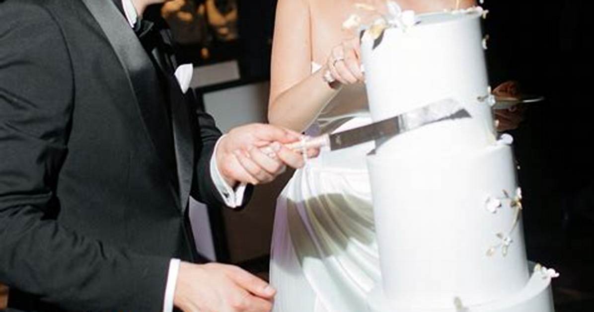 Wedding Cake Smash Pranks Aren't Funny, They're Misogynistic| Glamour Uk