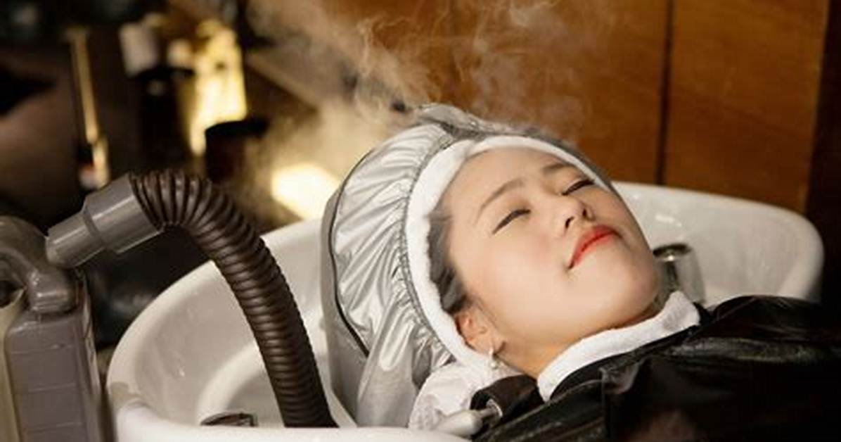 What Is Scalp Steaming? We Asked an Expert to Find out Everything You Need to Know ·