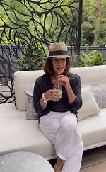 Where Does Hilary Farr Live?