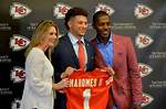 Who Are Patrick Mahomes Parents? Patrick Mahomes Parents Name, Biography, Age, Girlfriend, Career