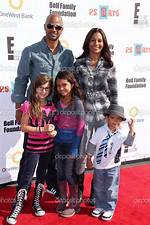 Who Is Dondre Whitfield? His Wife, Parents, Family, Wealth, Size